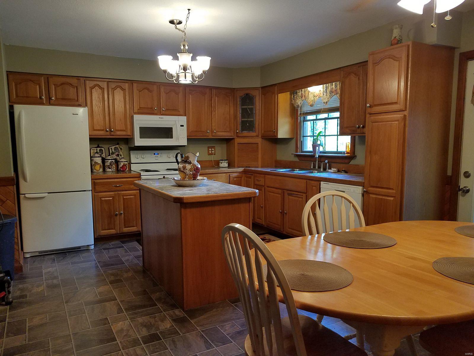 9348 Walker Road Shipman, IL 62685 - Photo 14 of 55