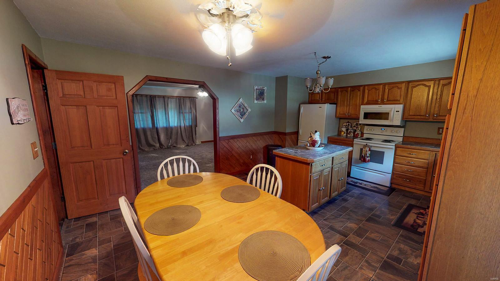 9348 Walker Road Shipman, IL 62685 - Photo 9 of 55