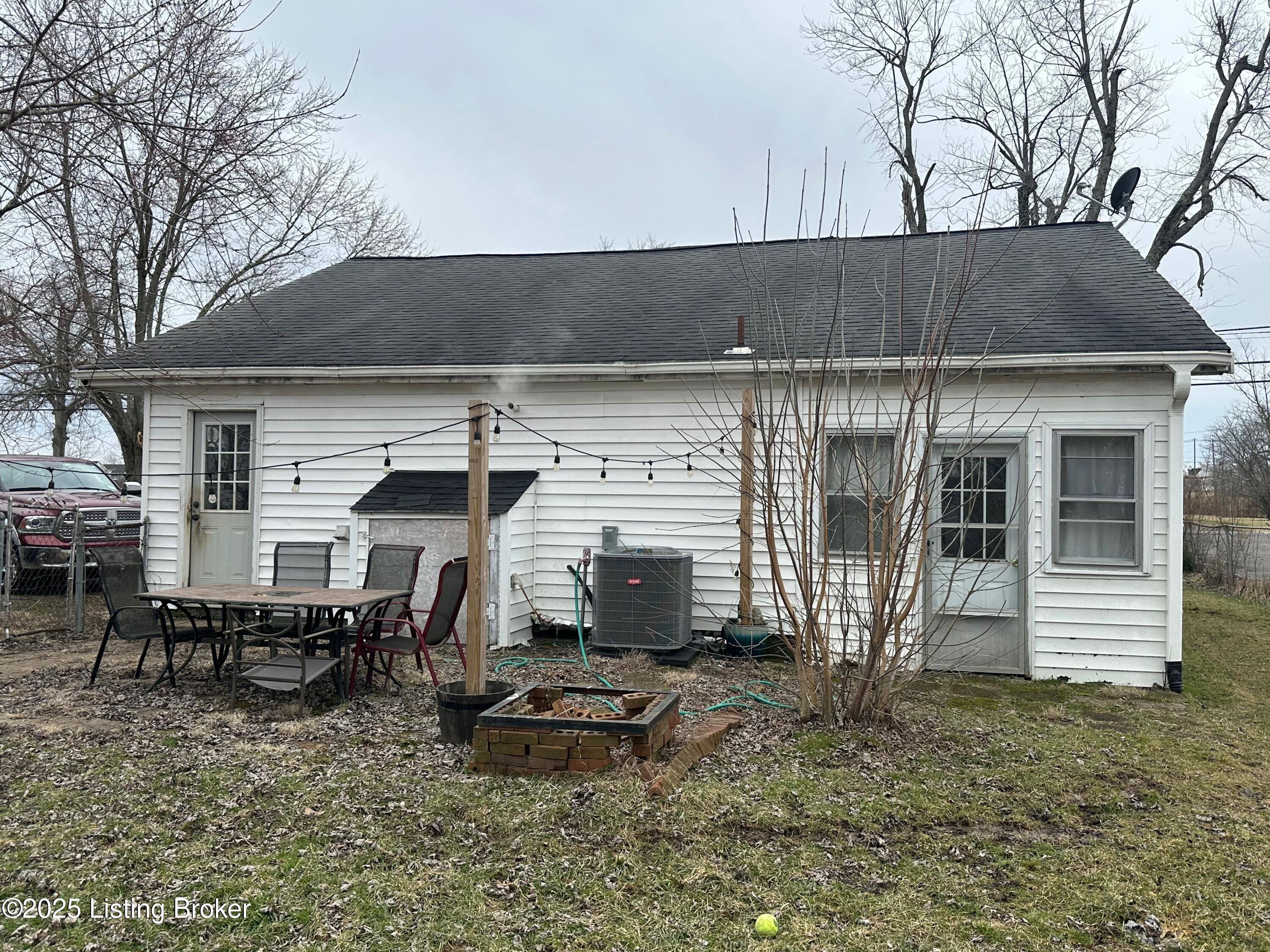 7018 South Wilson Road Elizabethtown, KY 42701 - Photo 6 of 34 IMG_1050