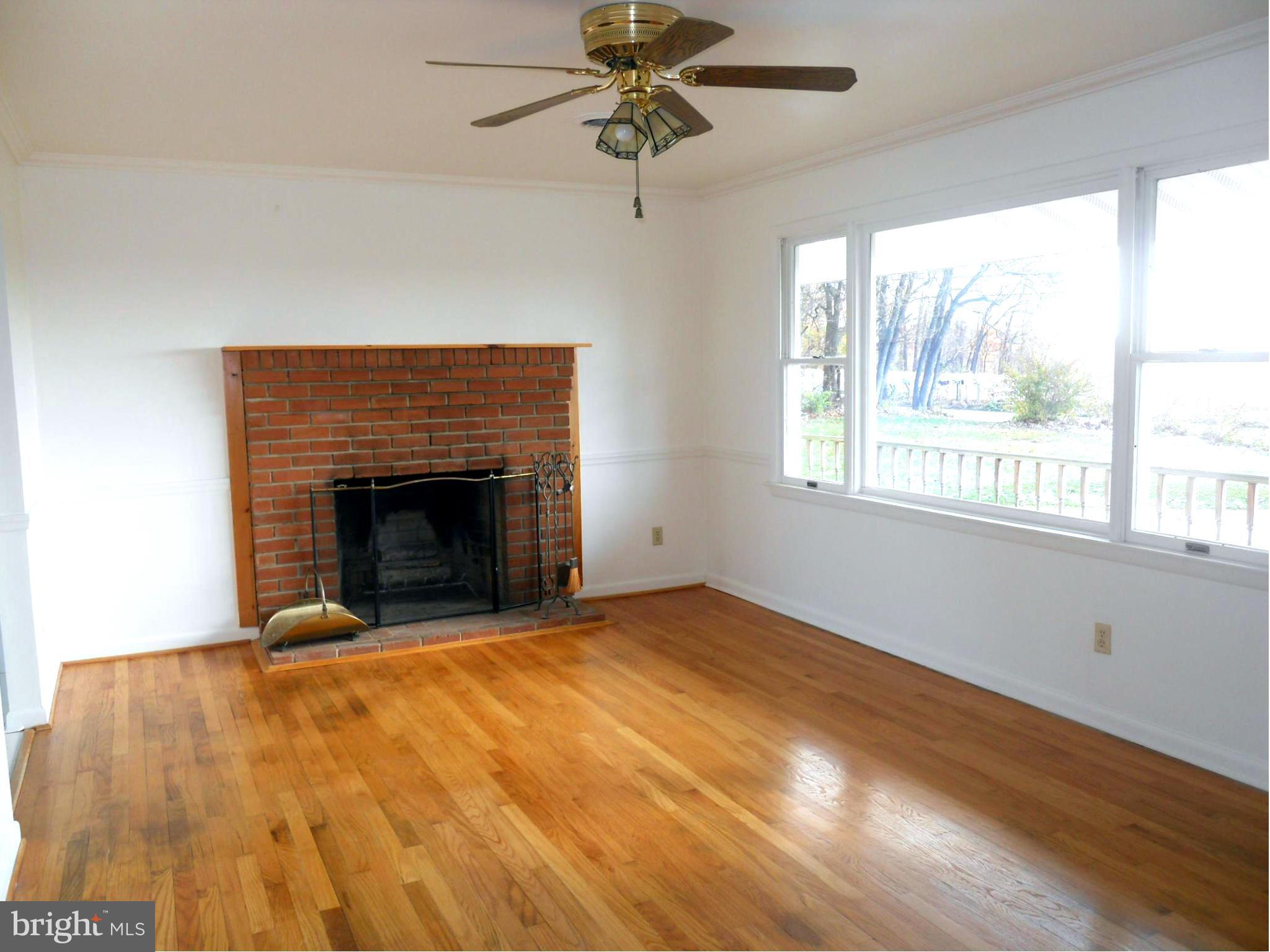 56 North Houcksville Road Hampstead, MD 21074 - Photo 5 of 29 Living Room