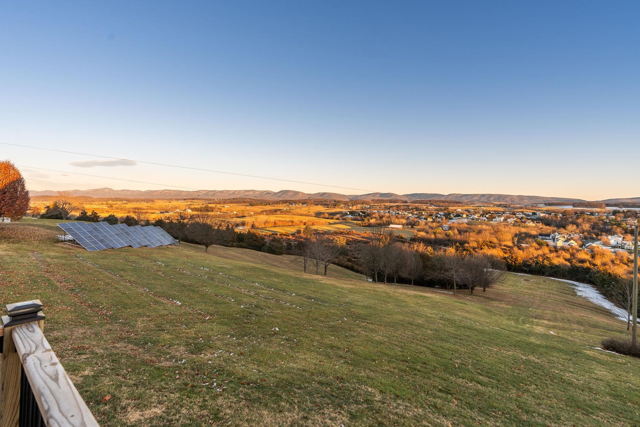 441 Barrenridge Road Fishersville, VA 22939 - Photo 56 of 71 a view of city and ocean