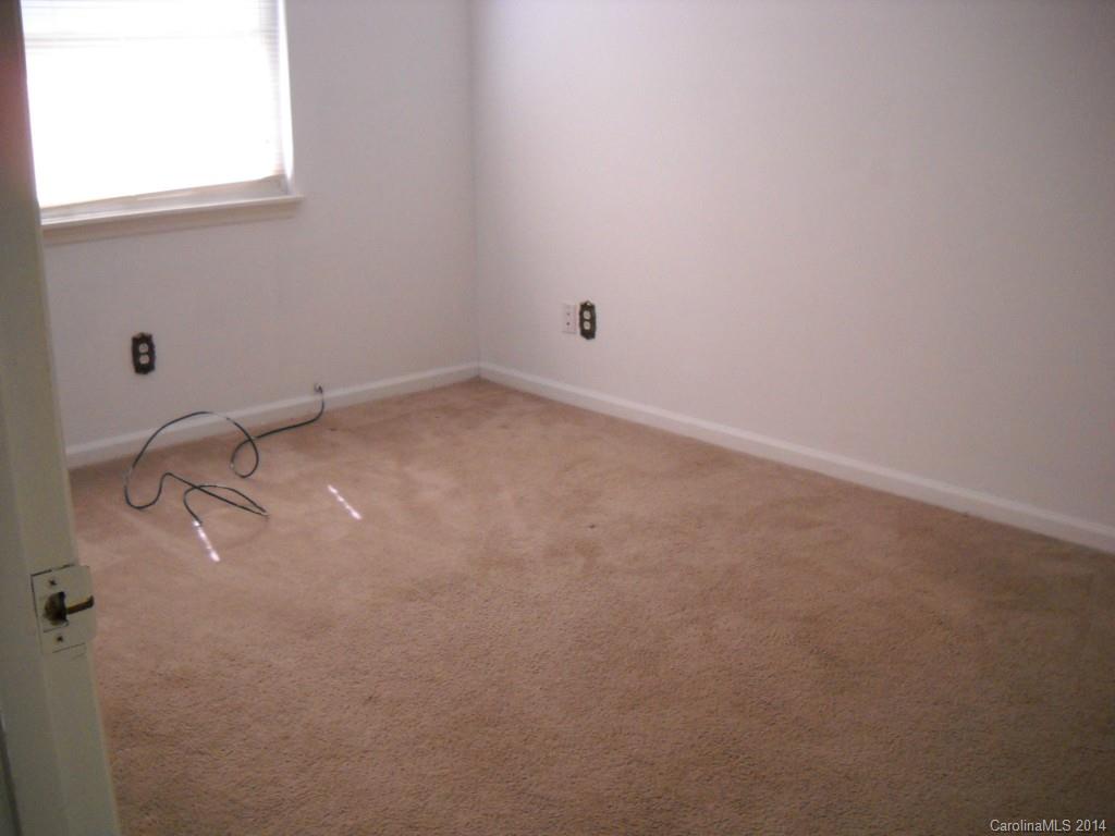 11405 Park Road Charlotte, NC 28226 - Photo 15 of 19 a view of a small space