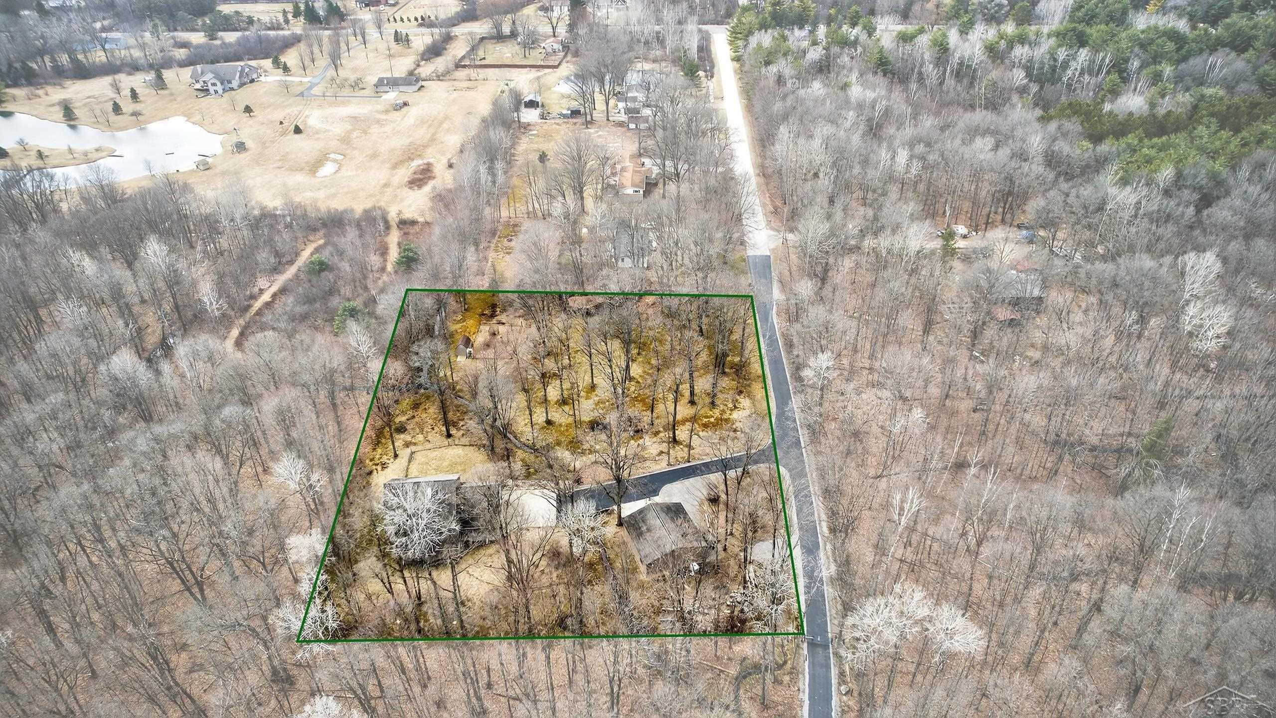 1636 East Siebert Road Midland, MI 48642 - Photo 51 of 61 50202572-e92f3188-5bd8-4596-b172-5210f54e7abf.JPG
