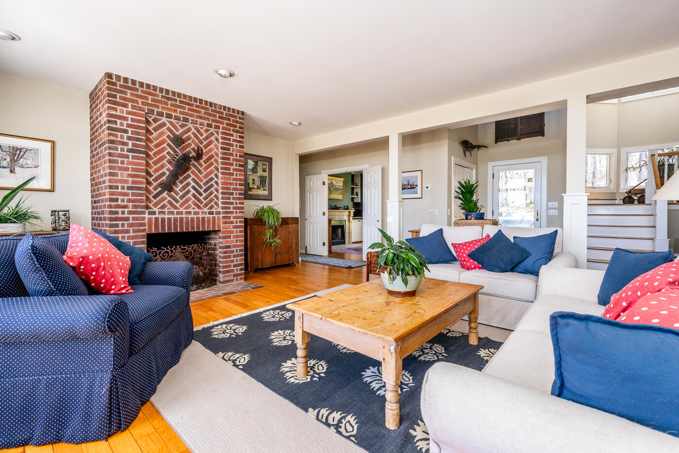 255 High Toss Road Wellfleet, MA 02667 - Photo 20 of 50 livroom4