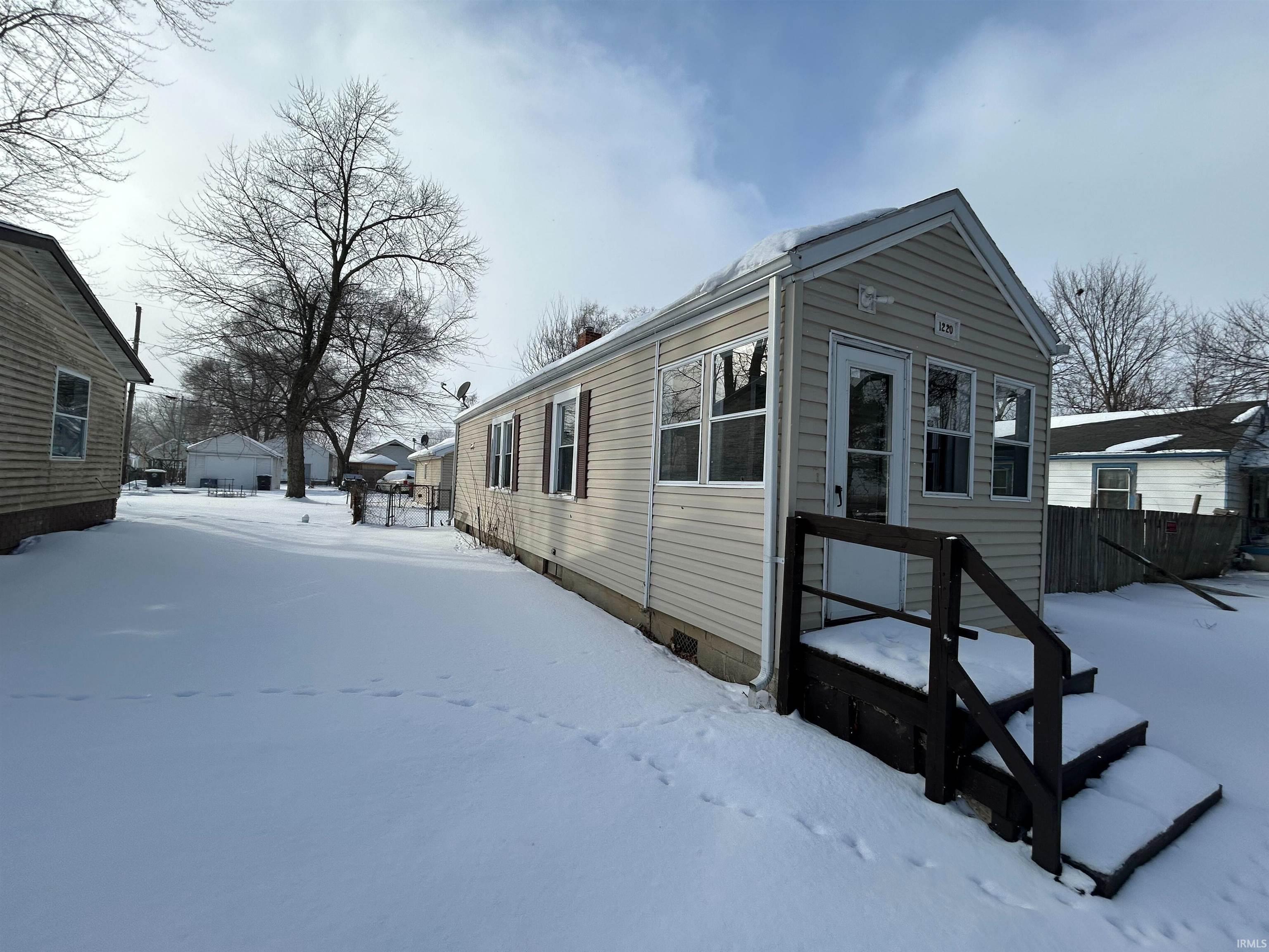 1220 Fairview Avenue Fort Wayne, IN 46803 - Photo 1 of 10