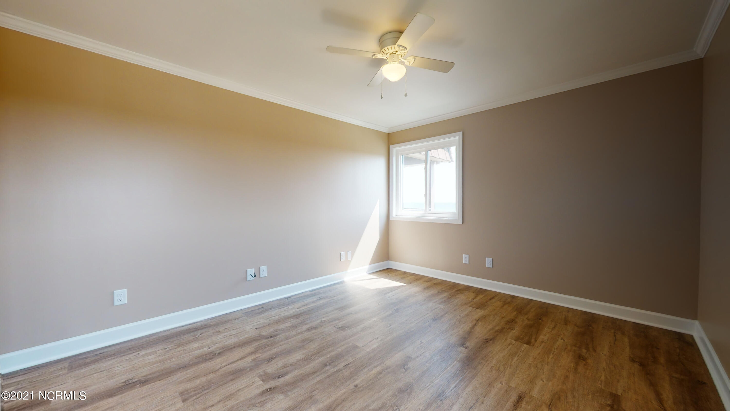 2008 East Fort Macon Road, Unit B17 Atlantic Beach, NC 28512 - Photo 13 of 60 Principal Bedroom