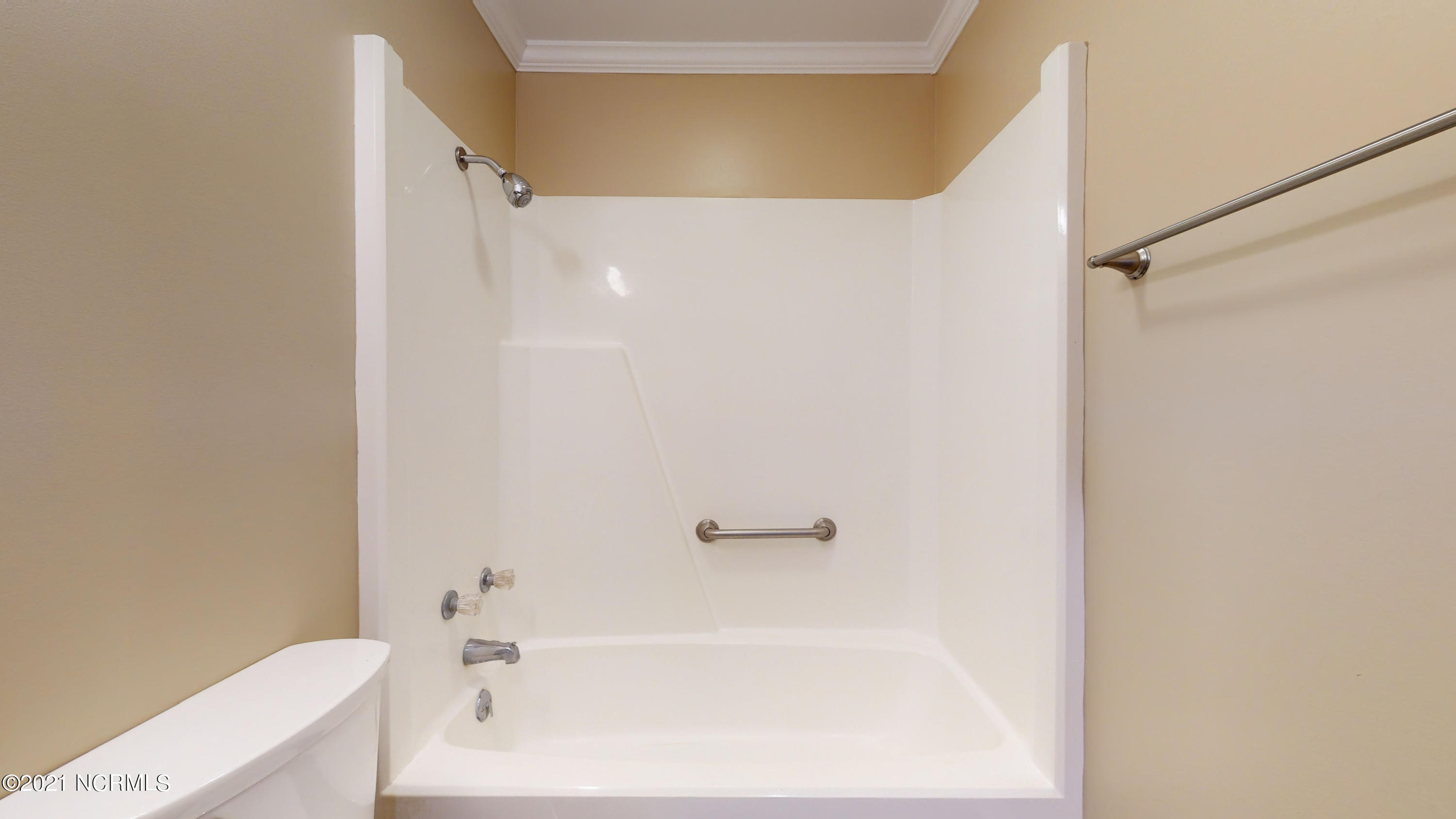 2008 East Fort Macon Road, Unit B17 Atlantic Beach, NC 28512 - Photo 19 of 60 Guest Bathroom