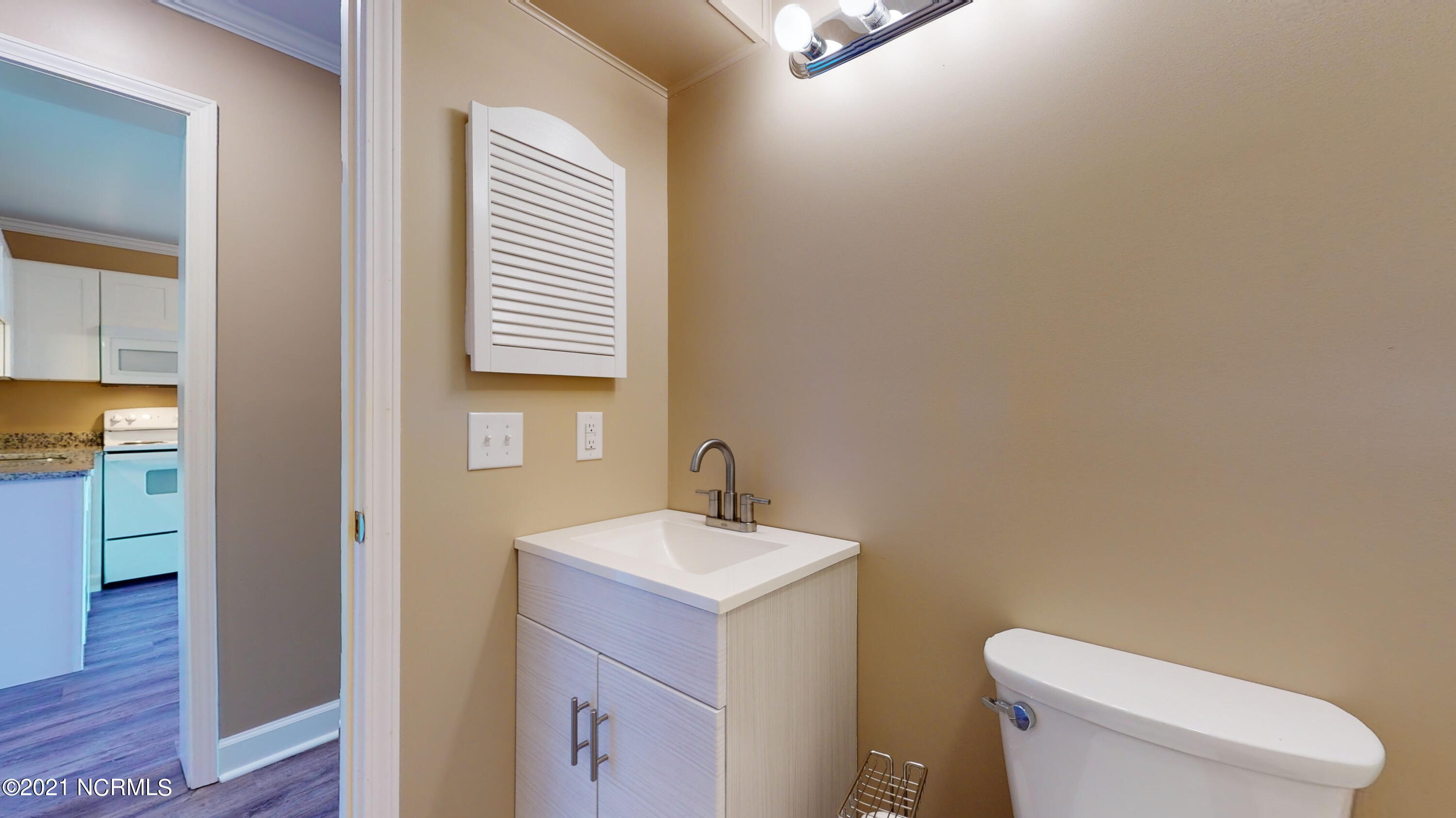 2008 East Fort Macon Road, Unit B17 Atlantic Beach, NC 28512 - Photo 20 of 60 Guest Bathroom