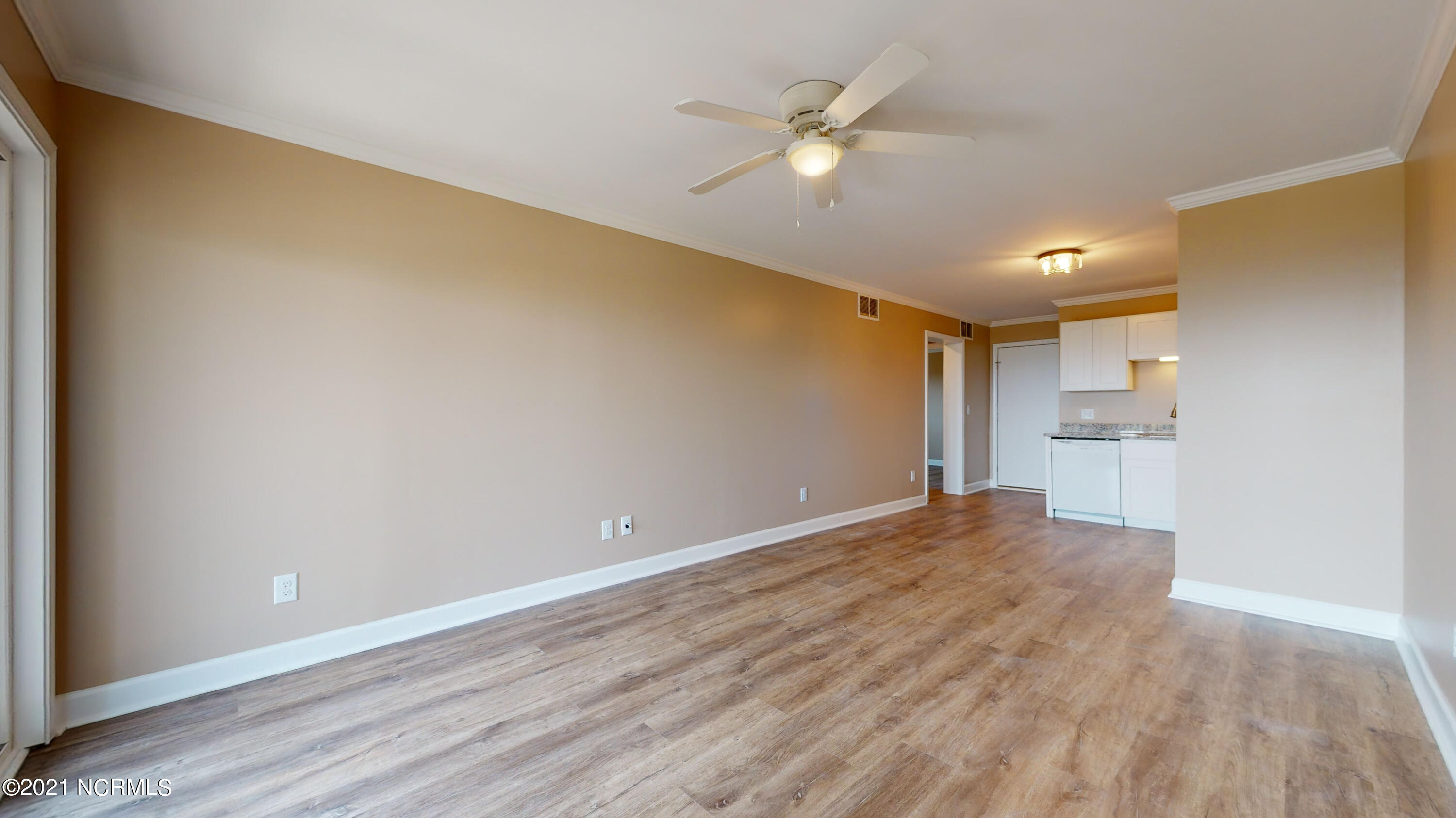 2008 East Fort Macon Road, Unit B17 Atlantic Beach, NC 28512 - Photo 9 of 60 Den