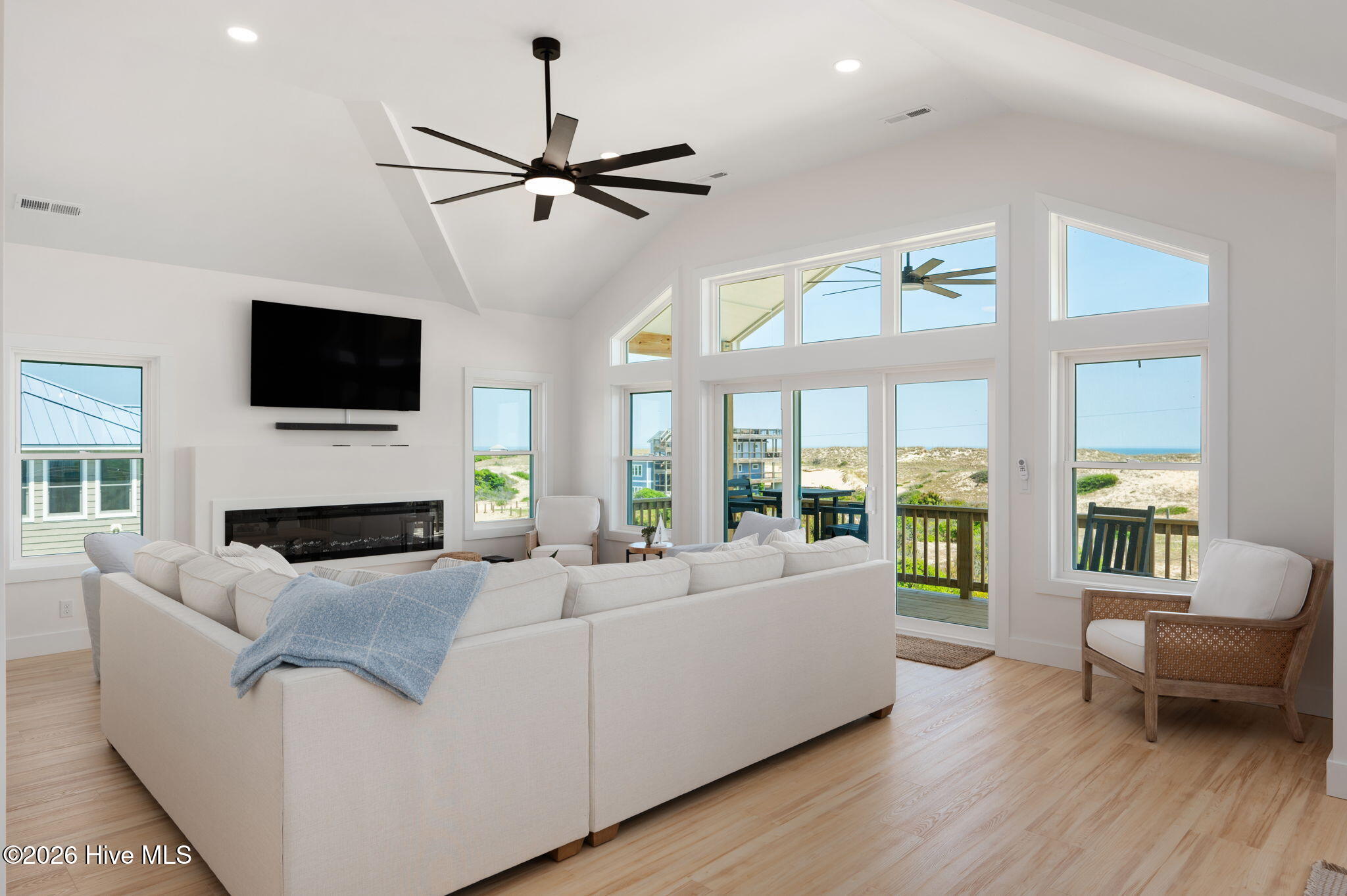 2230 Sandfiddler Road Corolla, NC 27927 - Photo 7 of 69 33-web-or-mls-2230-Sandfiddler-Rd-TL-Liv