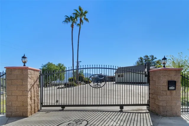 $999,999 | 300 Anderson Drive, Hemet, CA 92544