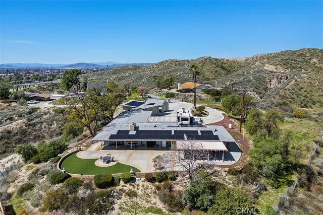 $999,999 | 300 Anderson Drive, Hemet, CA 92544