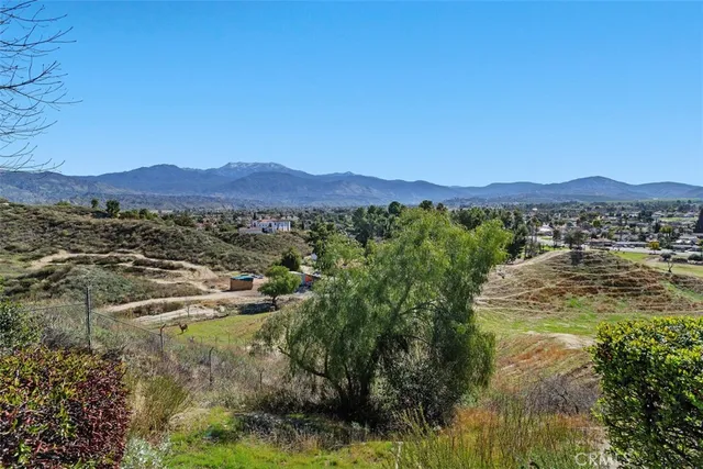$999,999 | 300 Anderson Drive, Hemet, CA 92544