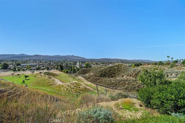 $999,999 | 300 Anderson Drive, Hemet, CA 92544