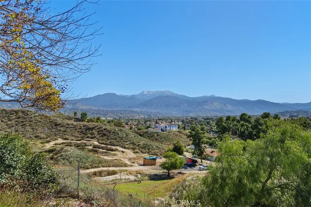 $999,999 | 300 Anderson Drive, Hemet, CA 92544