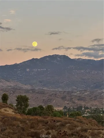 $999,999 | 300 Anderson Drive, Hemet, CA 92544