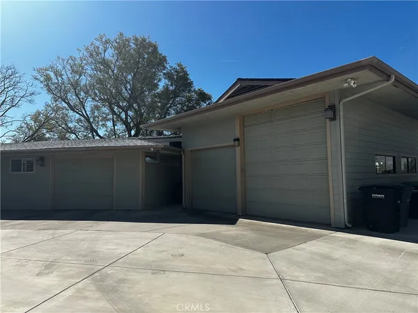 a view of backyard space