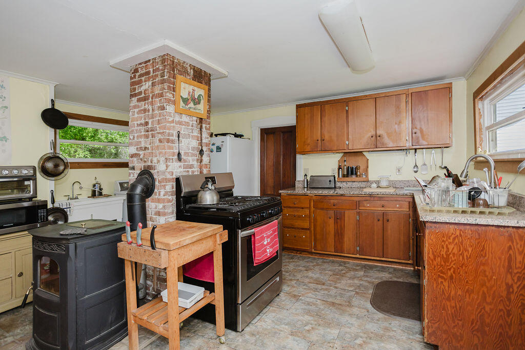 77 Main Street New Sharon, ME 04955 - Photo 8 of 70 taylor-kaminsky-photo-29