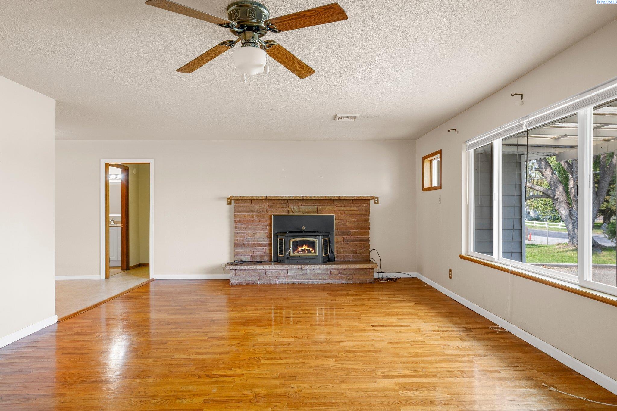 209705 East Schuster Road Kennewick, WA 99337 - Photo 4 of 37 Gallery Image 4