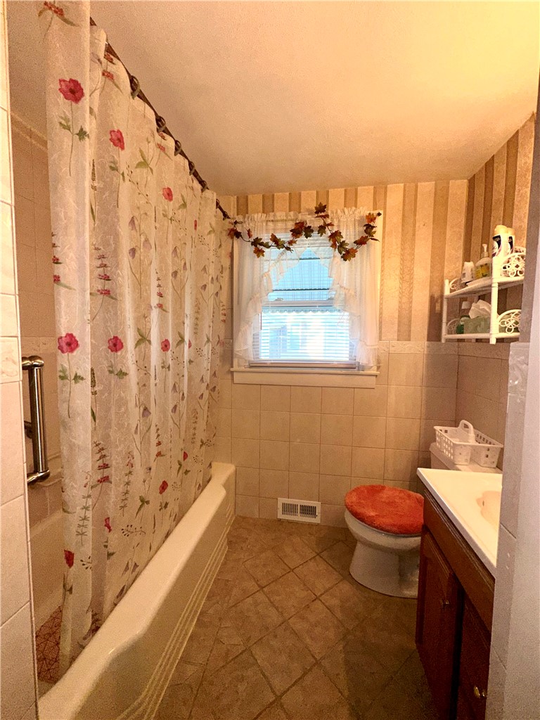 75 Kelly Street Lincoln, RI 02865 - Photo 22 of 36