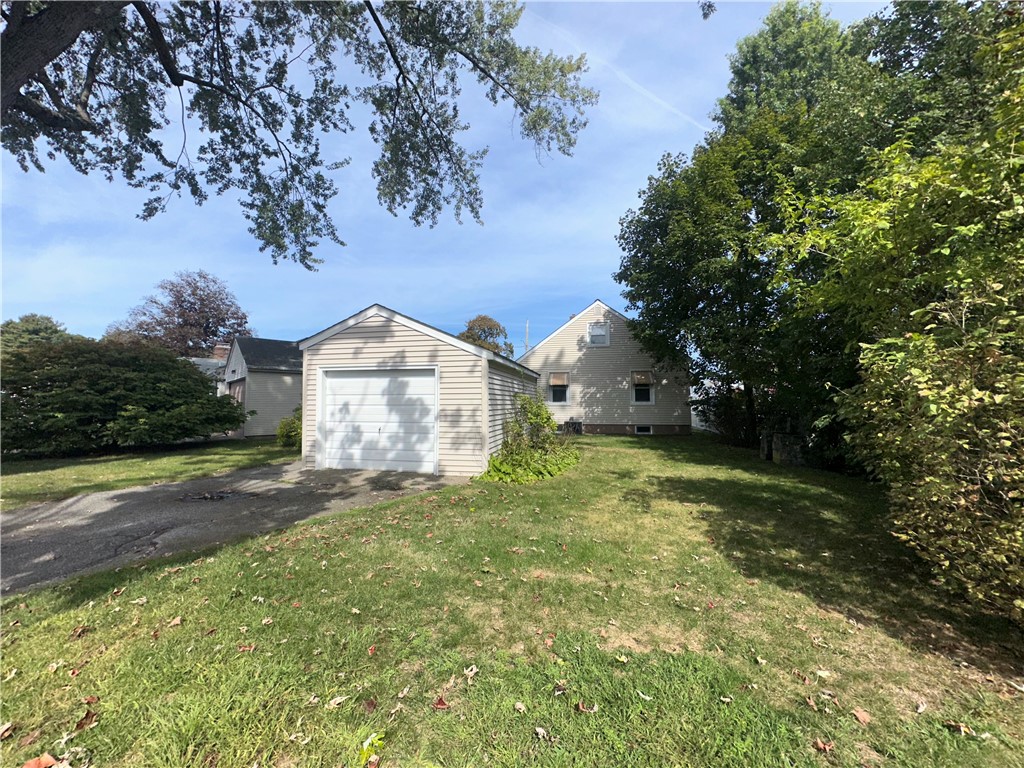 75 Kelly Street Lincoln, RI 02865 - Photo 5 of 36