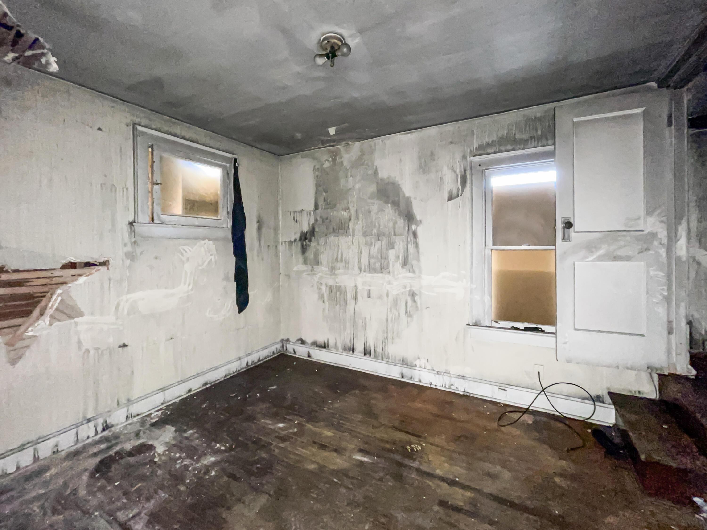 1181-1183 Lockbourne Road Columbus, OH 43206 - Photo 8 of 38 F95E3A5B-7268-451C-BFC2-34AA69807FEC