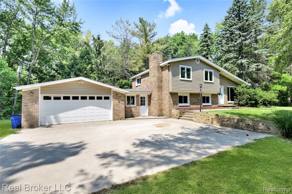 1620 Perry Lake Road Ortonville, MI 48462 - Photo 27 of 39 Gallery Image 27