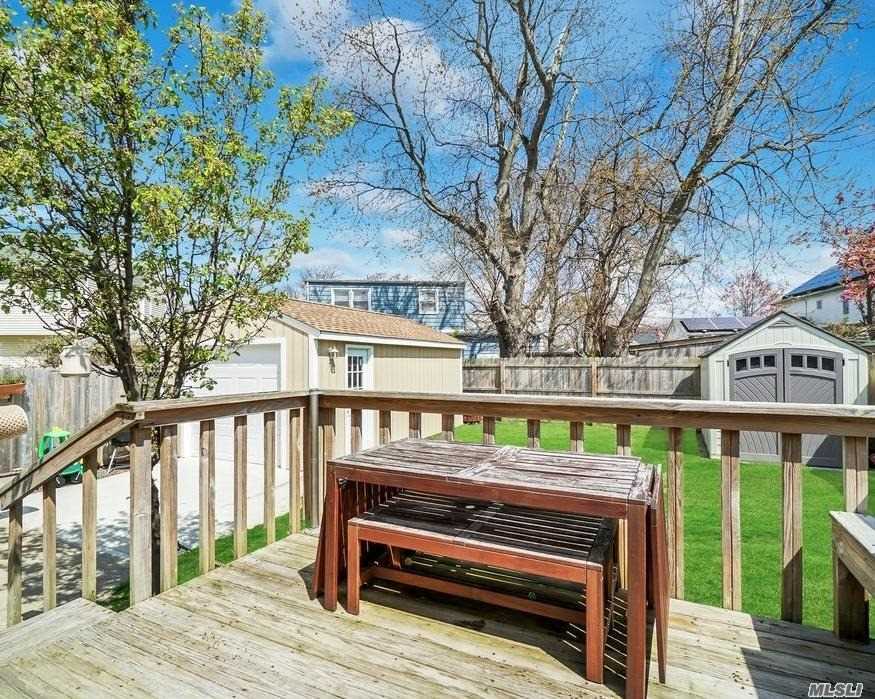 98 Shore Road Lindenhurst, NY 11757 - Photo 16 of 21 Gallery Image 16