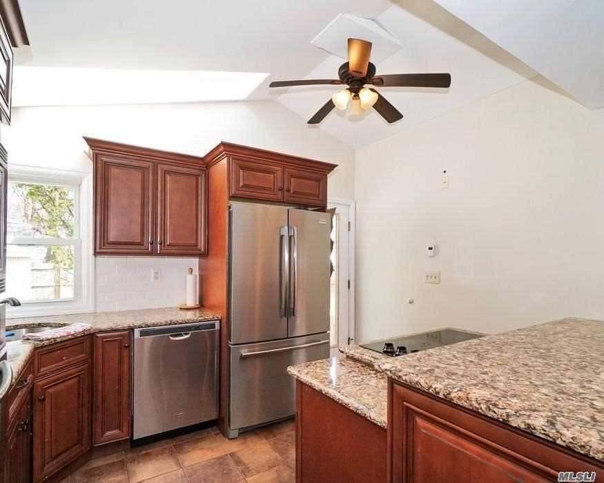 98 Shore Road Lindenhurst, NY 11757 - Photo 9 of 21 Gallery Image 9