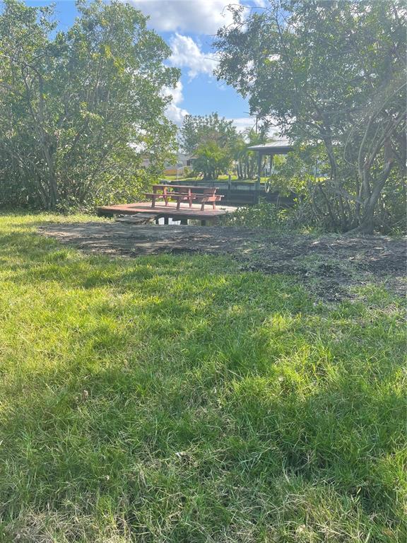 817 2nd Avenue Northwest Ruskin, FL 33570 - Photo 5 of 12 dock