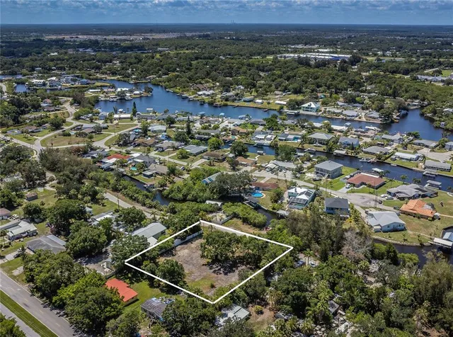 $450,000 | 817 2nd Avenue Northwest, Ruskin, FL 33570