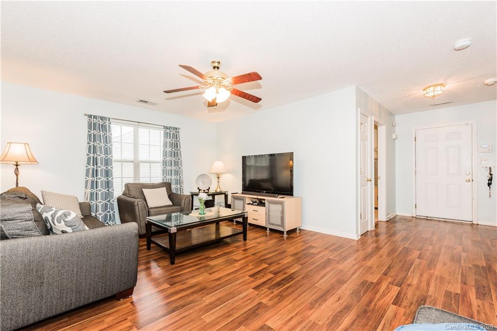 6417 Sunman Road Charlotte, NC 28216 - Photo 4 of 19 Gallery Image 4