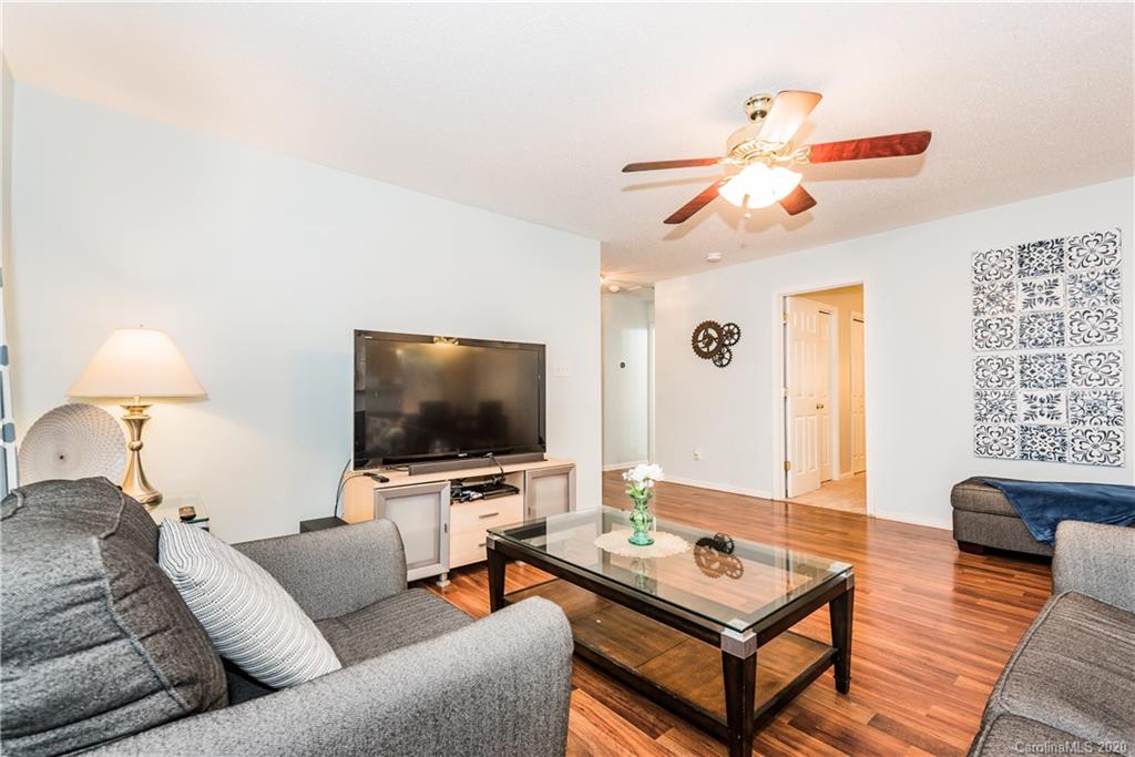 6417 Sunman Road Charlotte, NC 28216 - Photo 5 of 19 Gallery Image 5