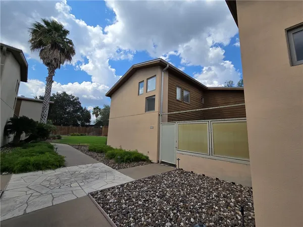 $2,400 | 1508 Morningside Drive, Alice, TX 78332