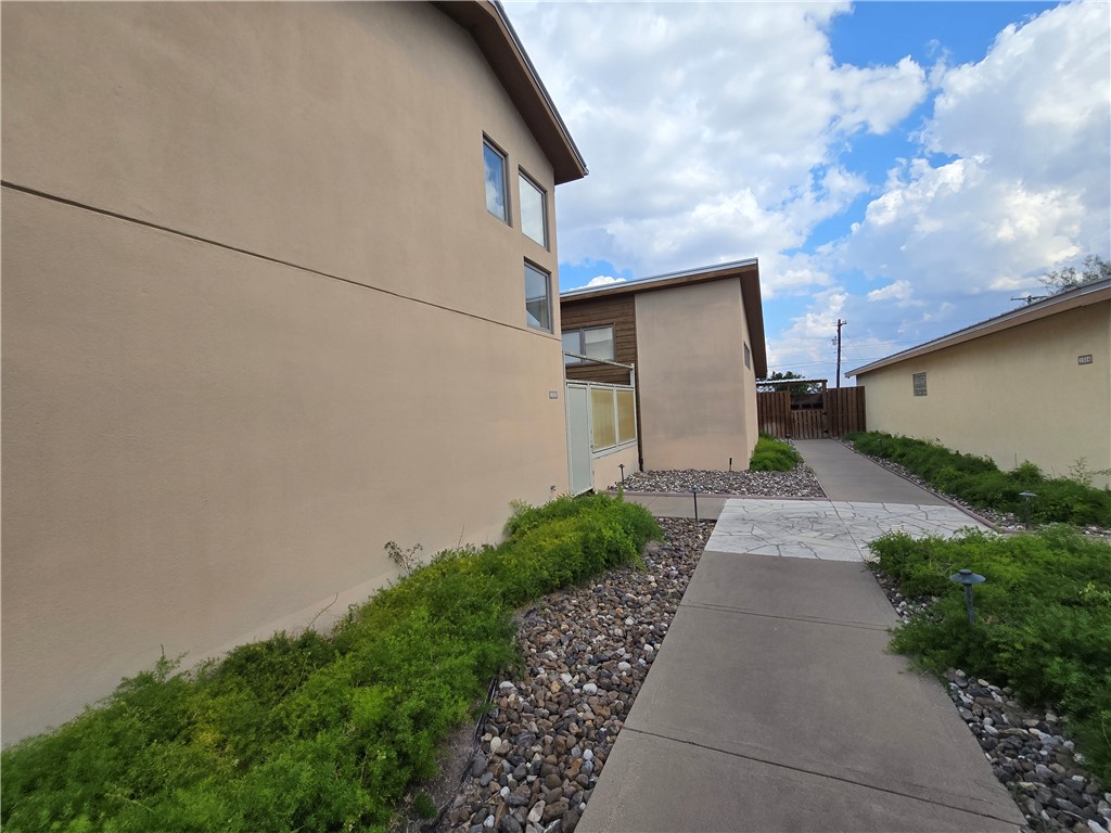 1508 Morningside Drive Alice, TX 78332 - Photo 10 of 12 a backyard of a house with lots of green space