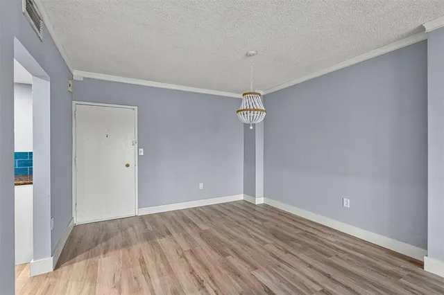 $389,000 | 500 Bayview Drive, Unit 2023, Sunny Isles Beach, FL 33160