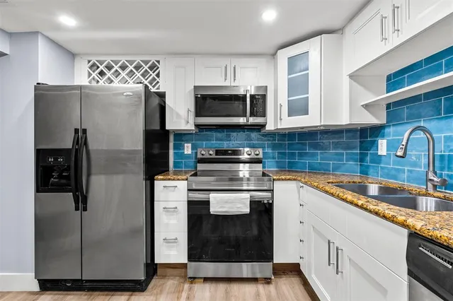 $389,000 | 500 Bayview Drive, Unit 2023, Sunny Isles Beach, FL 33160