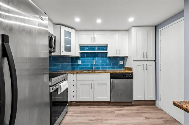 $389,000 | 500 Bayview Drive, Unit 2023, Sunny Isles Beach, FL 33160