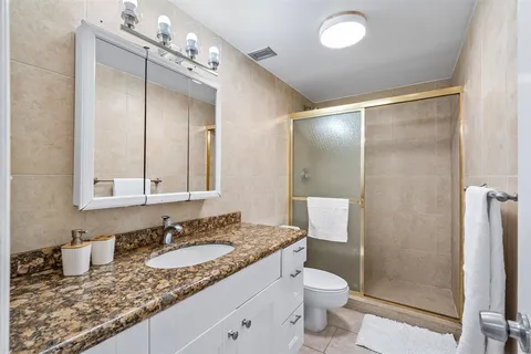 $389,000 | 500 Bayview Drive, Unit 2023, Sunny Isles Beach, FL 33160