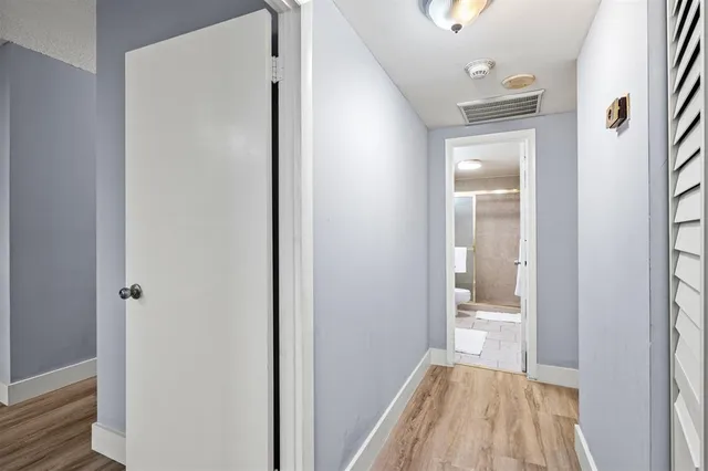 $389,000 | 500 Bayview Drive, Unit 2023, Sunny Isles Beach, FL 33160