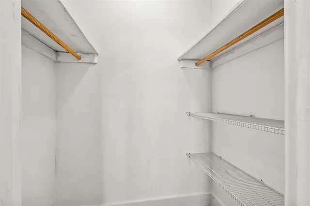 $389,000 | 500 Bayview Drive, Unit 2023, Sunny Isles Beach, FL 33160