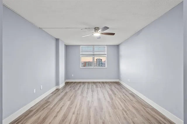 $389,000 | 500 Bayview Drive, Unit 2023, Sunny Isles Beach, FL 33160