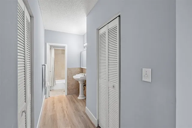 $389,000 | 500 Bayview Drive, Unit 2023, Sunny Isles Beach, FL 33160