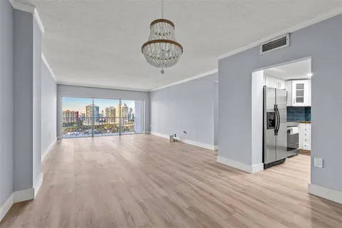$389,000 | 500 Bayview Drive, Unit 2023, Sunny Isles Beach, FL 33160