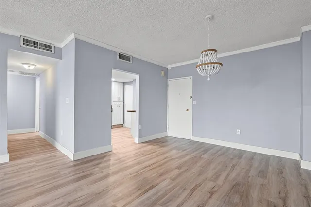 $389,000 | 500 Bayview Drive, Unit 2023, Sunny Isles Beach, FL 33160