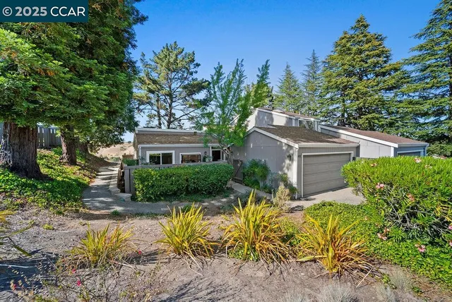 $949,000 | 1899 Ascot Drive, Moraga, CA 94556