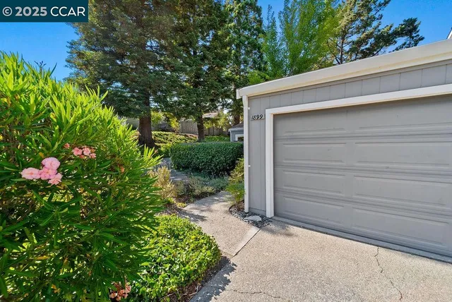 $949,000 | 1899 Ascot Drive, Moraga, CA 94556