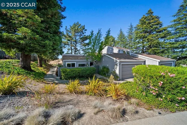 $949,000 | 1899 Ascot Drive, Moraga, CA 94556
