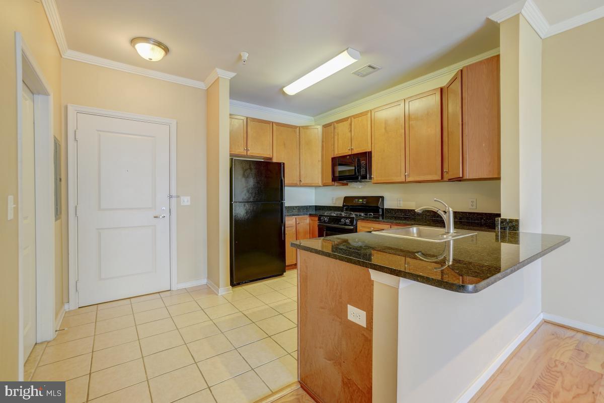 8045 Newell Street, Unit 309 Silver Spring, MD 20910 - Photo 21 of 27