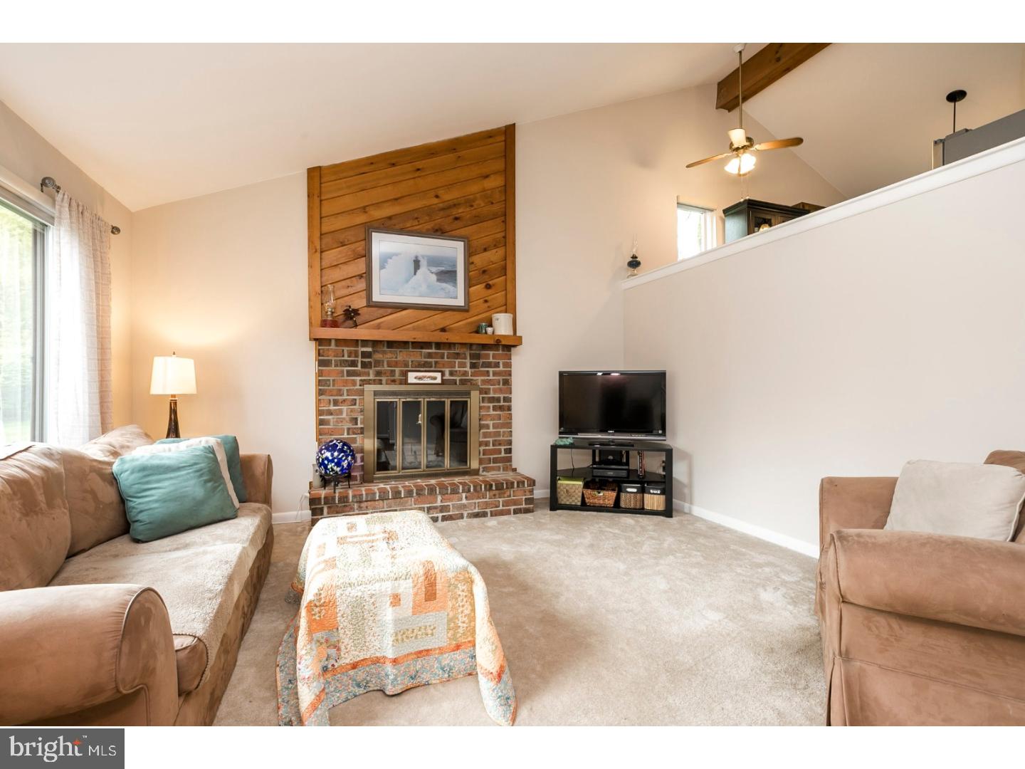 137 Merlin Road Phoenixville, PA 19460 - Photo 5 of 25 Living Room